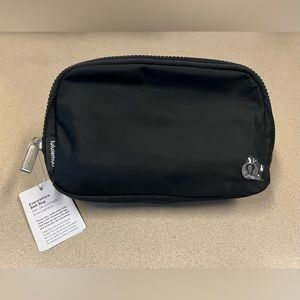 Lululemon everywhere belt bag - NWT